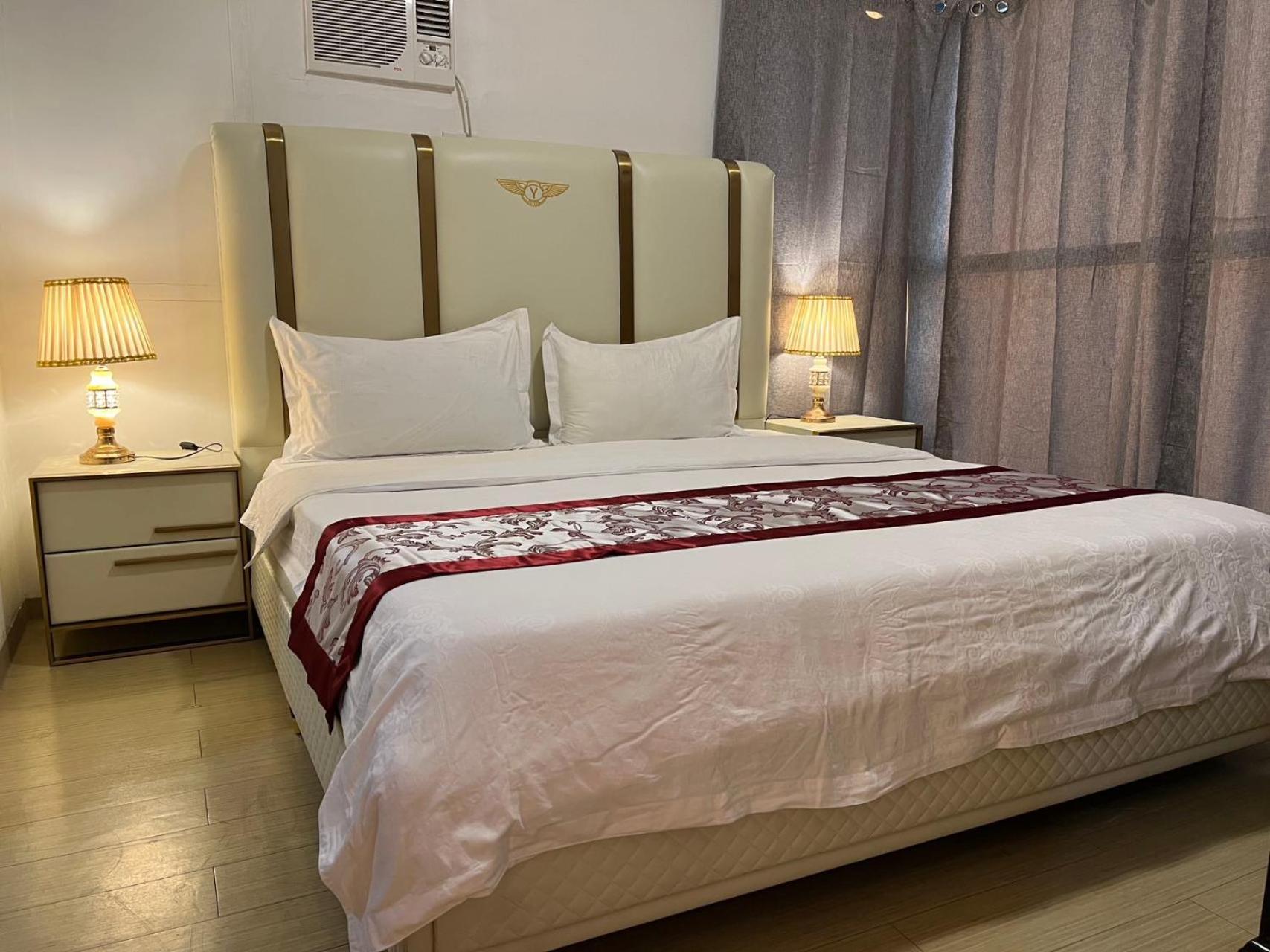 Sunset House Roxas Bay Appartement Manilla Buitenkant foto