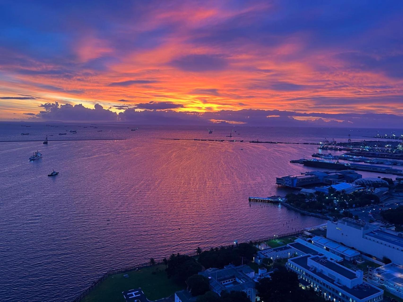 Sunset House Roxas Bay Appartement Manilla Buitenkant foto