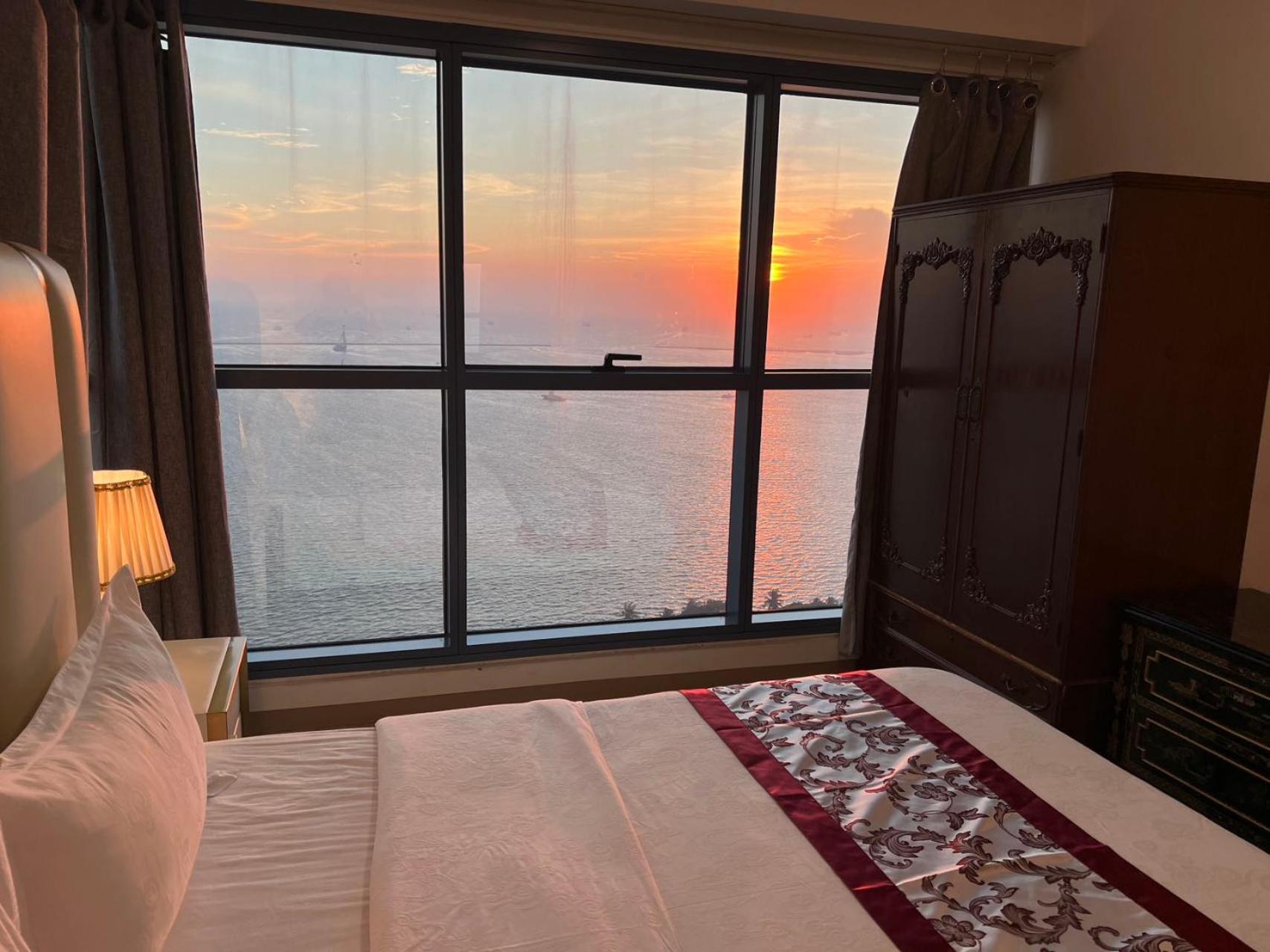 Sunset House Roxas Bay Appartement Manilla Buitenkant foto